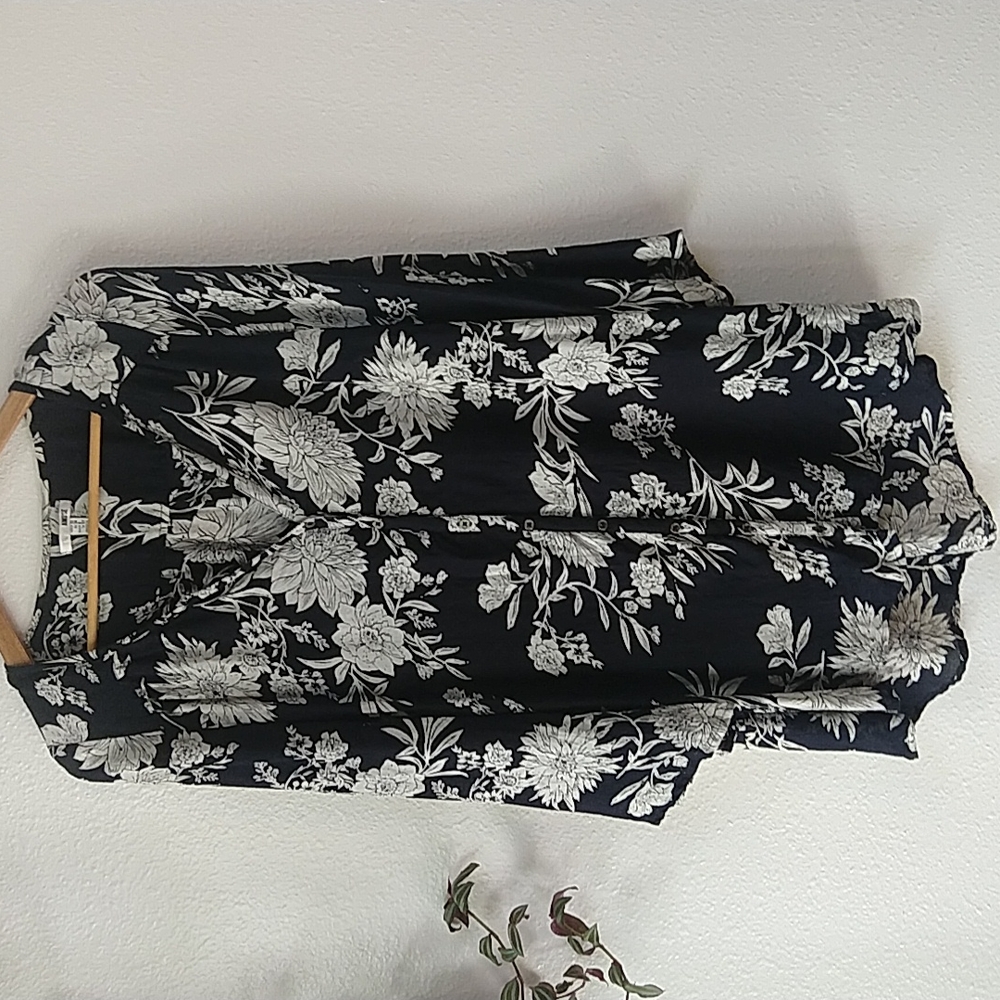 Amuse Society Hi-Lo Black & White Floral Dress Tunic Light Flowy Loose Sheer XS
